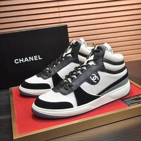 Chanel white sneakers - Picture 2 of 7